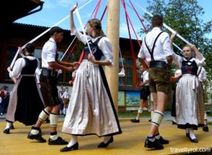 Maypole dance in Tulfes.
