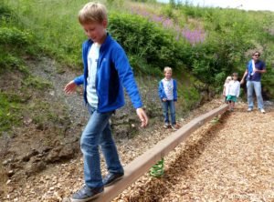 Balance beam in the Muttereralmpark.