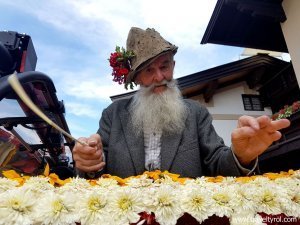 Tyrolean man Blumencorso Kirchberg
