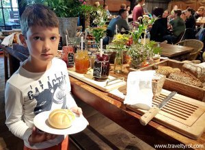 Bread station Brunch Boulevard Soulkitchen Innsbruck.