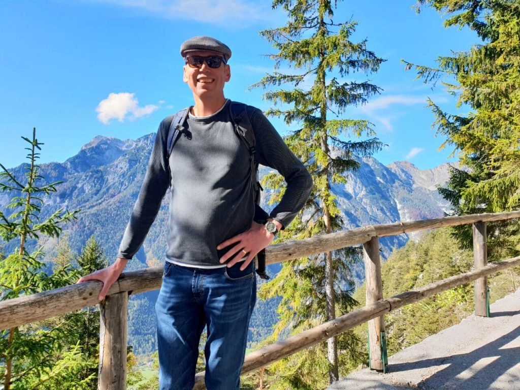 Hike to Werfen ice caves.